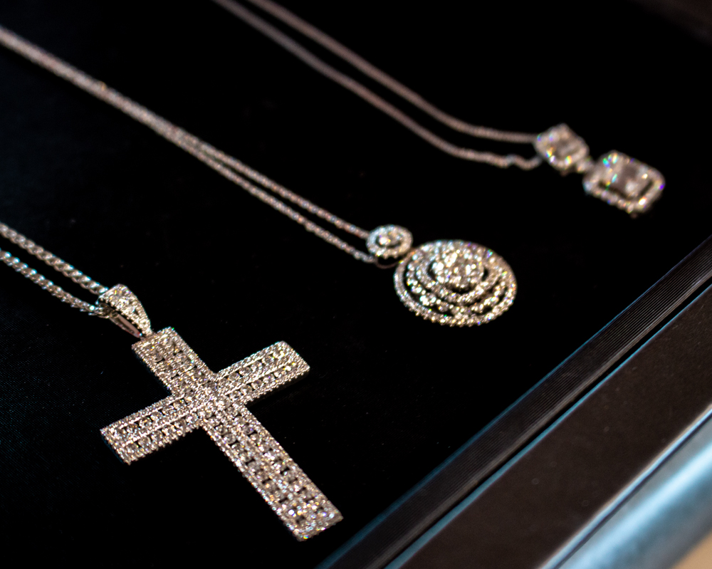 Diamond Necklaces & Pendants Toner Jewelers has the widest selection of gemstone and diamond necklaces in Overland Park. If you want to expand your search or if you already have a necklace chain, shop our collection of diamond & gemstone pendants. Toner Jewelers Overland Park, KS